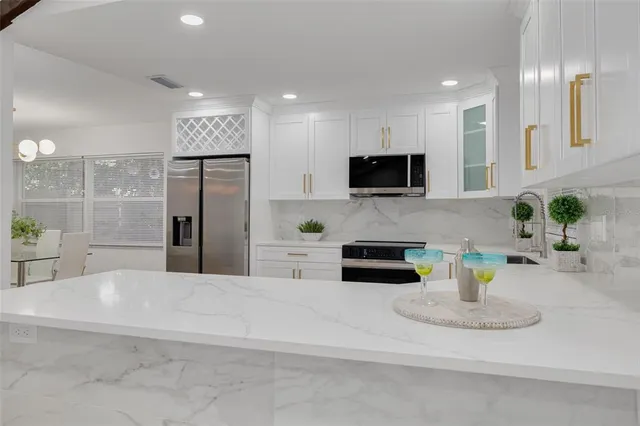 $599,900 | 2235 Willow Tree Trail, Clearwater, FL 33763