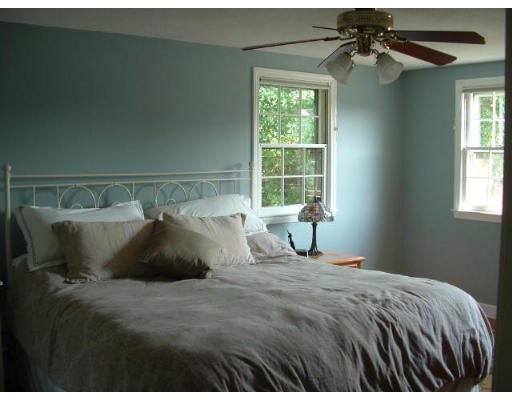 48 Larnis Road Framingham, MA 01701 - Photo 8 of 22