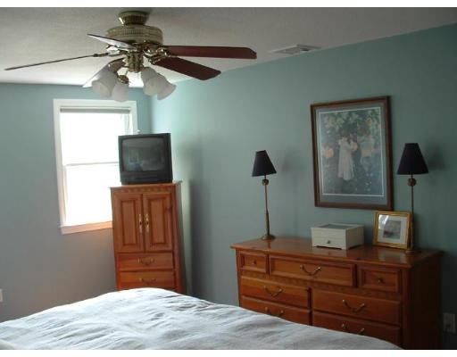 48 Larnis Road Framingham, MA 01701 - Photo 9 of 22