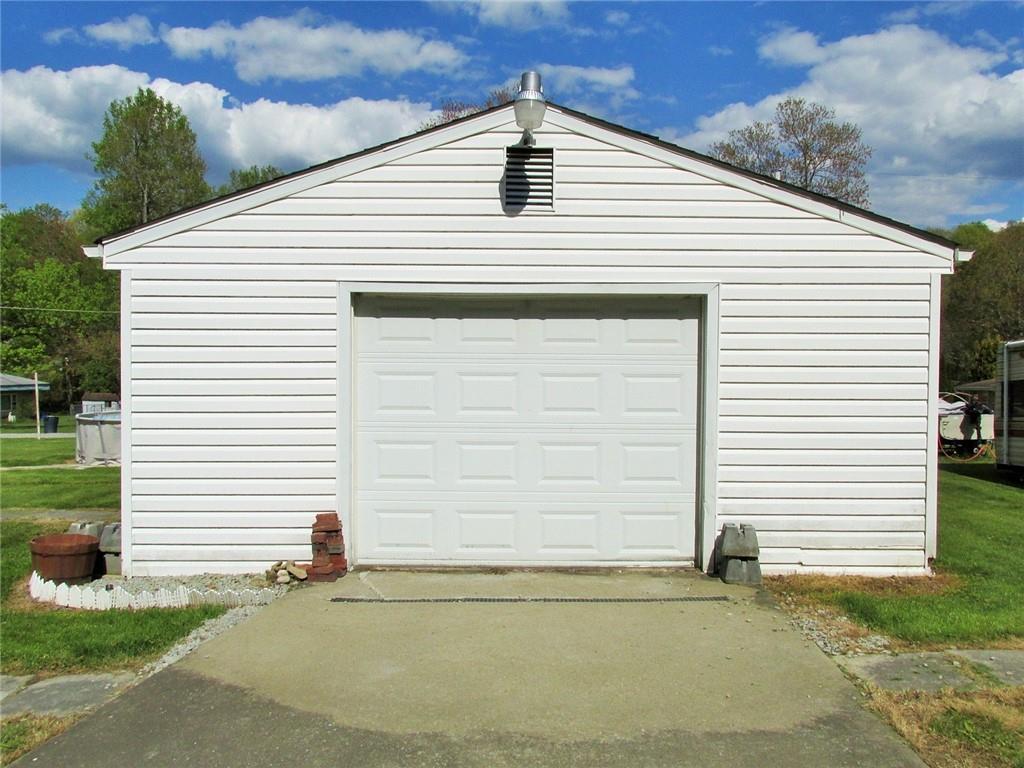 159 Cummings Road Acme, PA 15610 - Photo 3 of 22