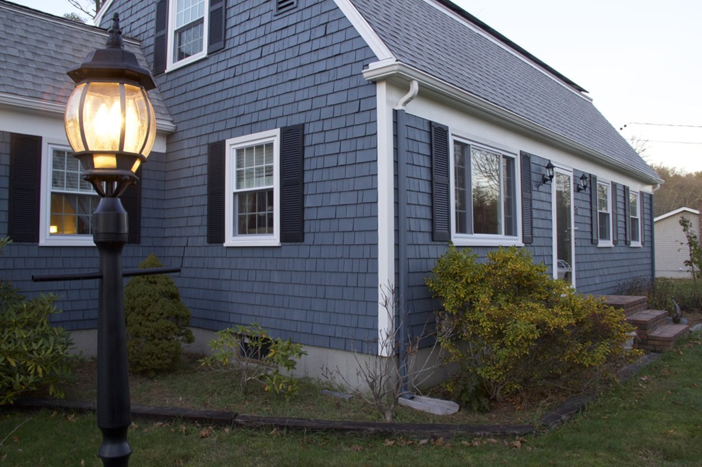 17 Mattapoisett Road Acushnet, MA 02743 - Photo 3 of 24 Gallery Image 3