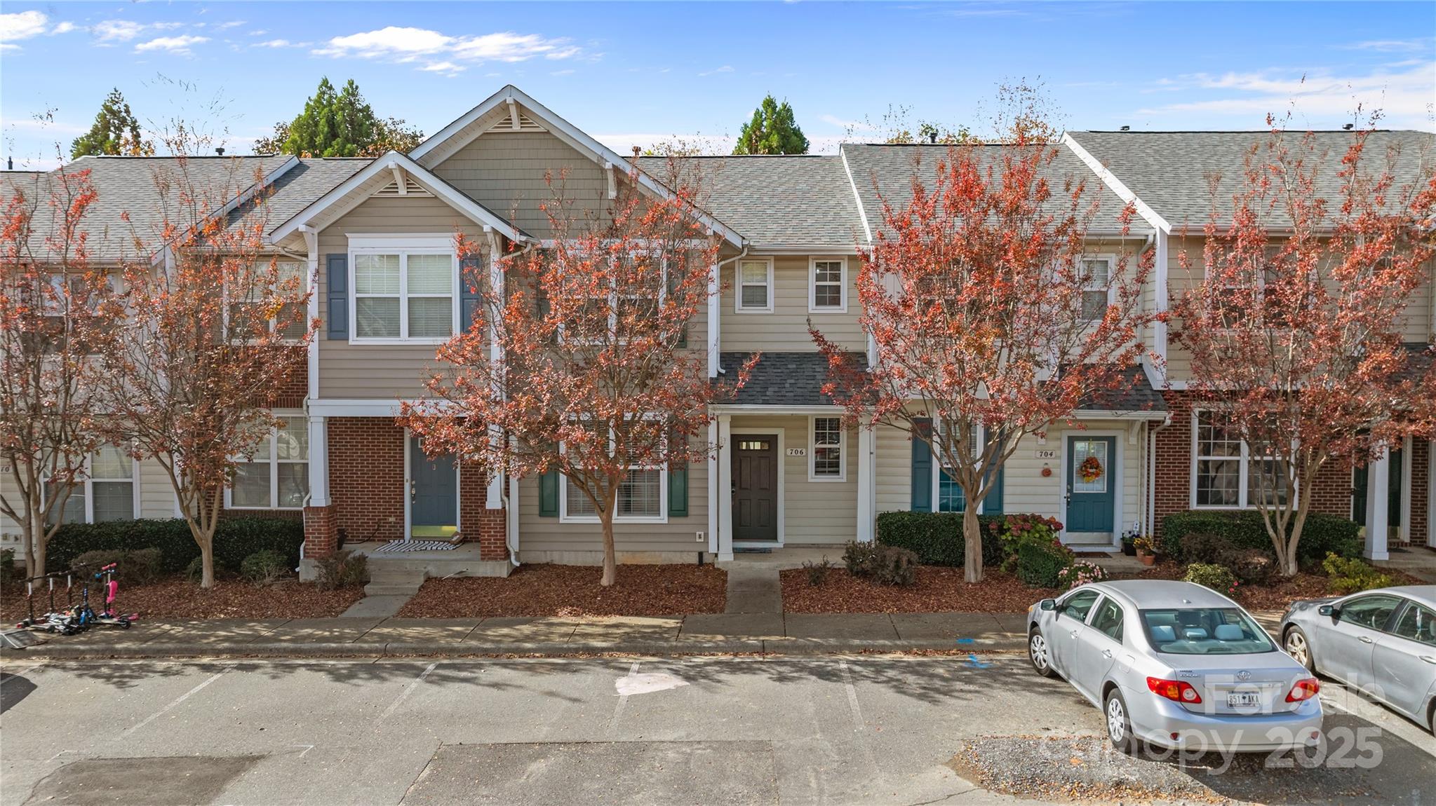 706 Shellstone Place Fort Mill, SC 29708 - Photo 2 of 23 a front view of a house with garden