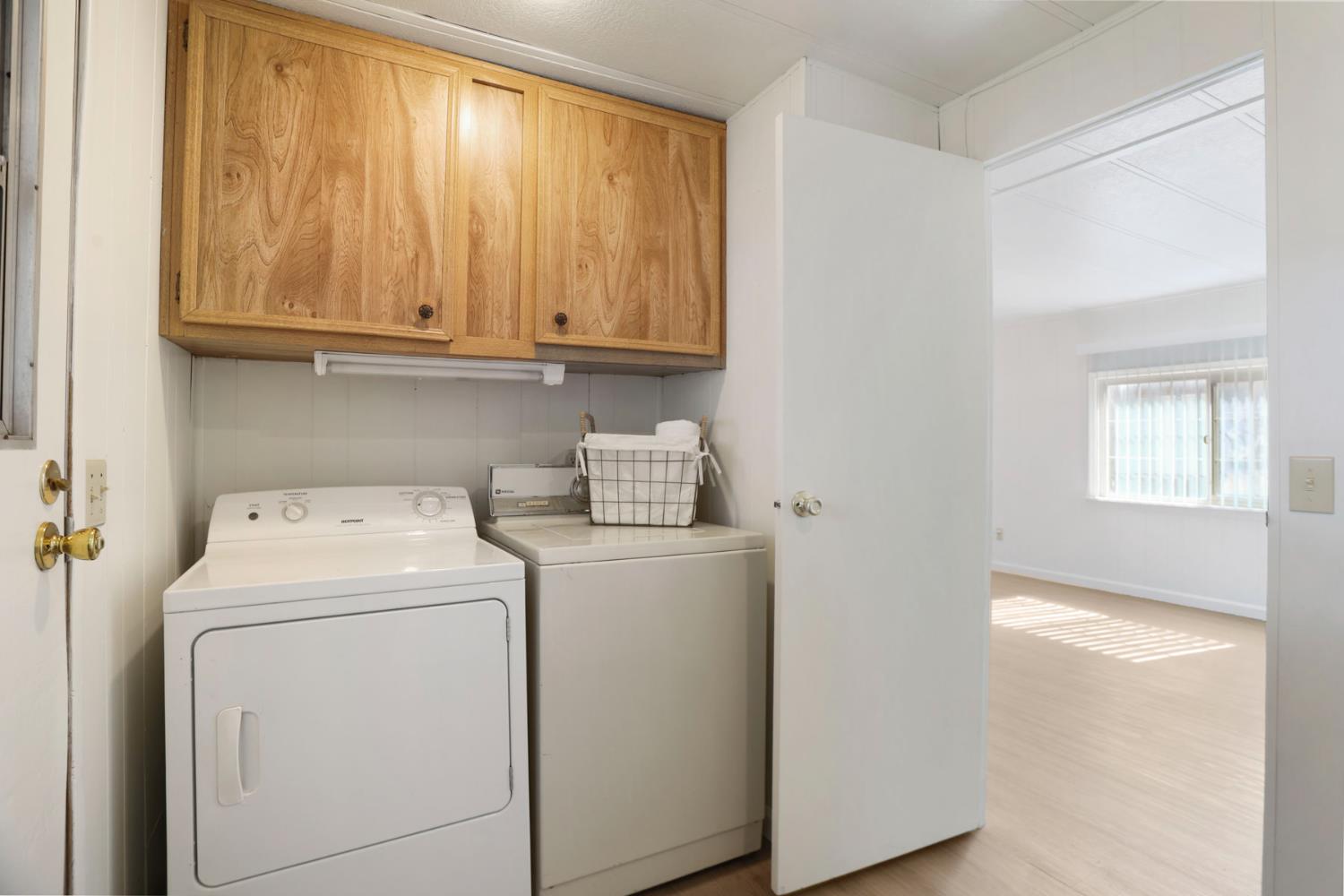 19 Rio Vista Drive Lodi, CA 95240 - Photo 23 of 34 a utility room with dryer and washer