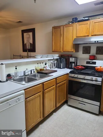 $2,400 | 6602 Lake Park Drive, Unit T2, Greenbelt, MD 20770