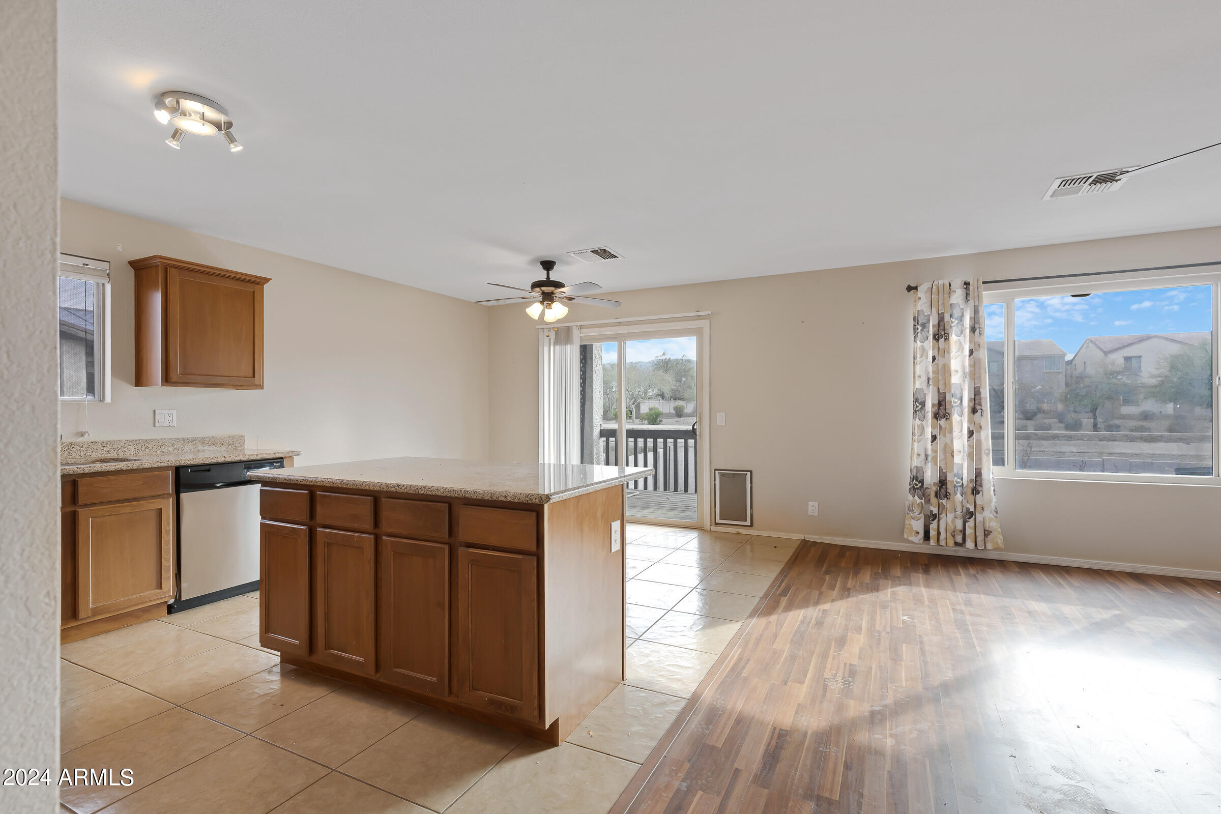 1411 East Fremont Road Phoenix, AZ 85042 - Photo 8 of 24 1411 E Fremont Rd-6