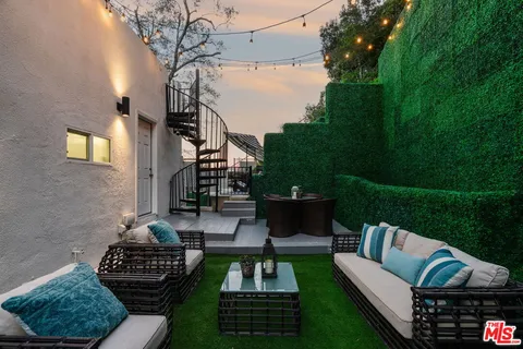 $1,595,000 | 4110 Vanetta Place, Studio City, CA 91604