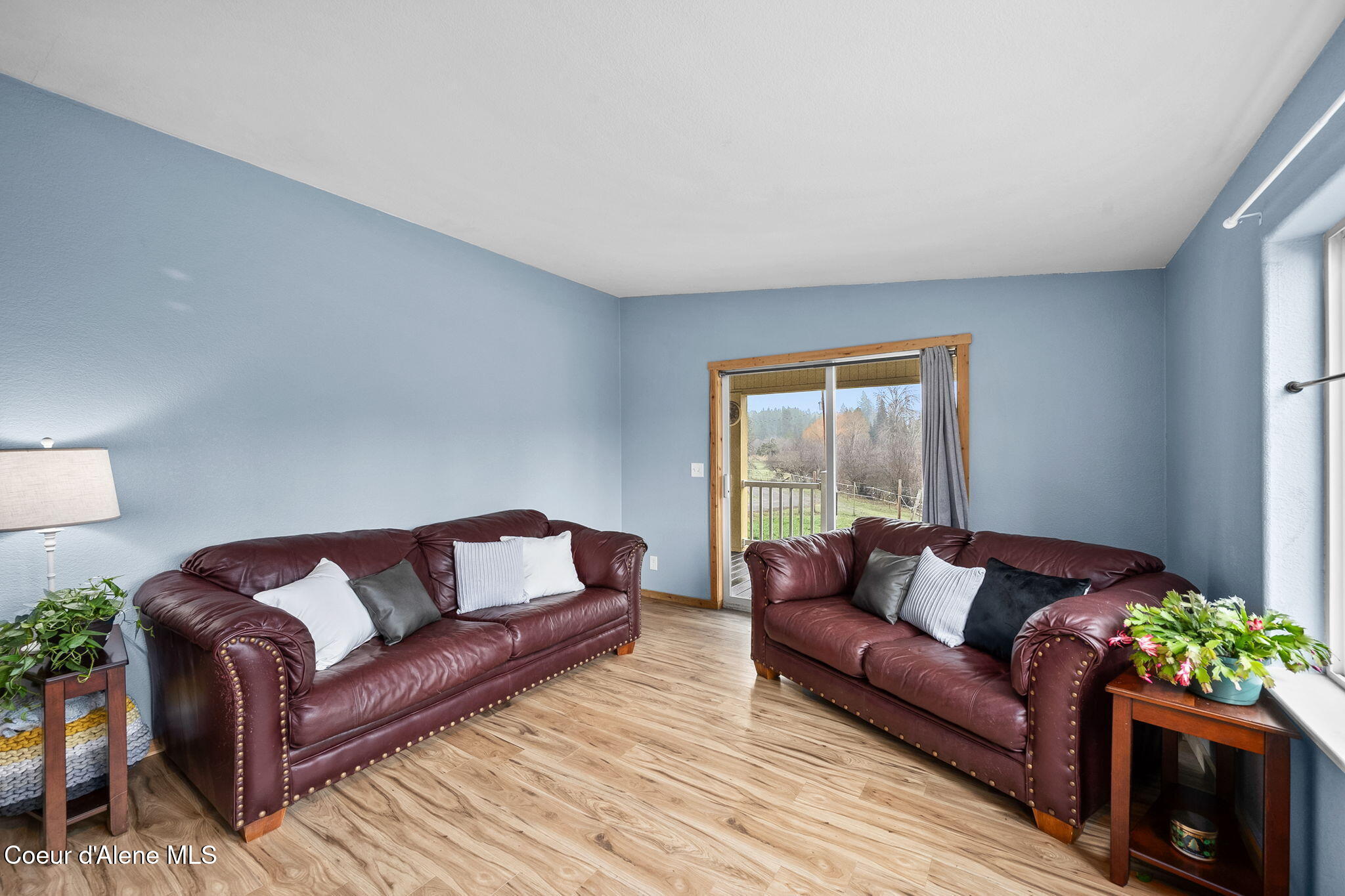 319 Crystal Creek Road Fernwood, ID 83830 - Photo 15 of 42 Living Room