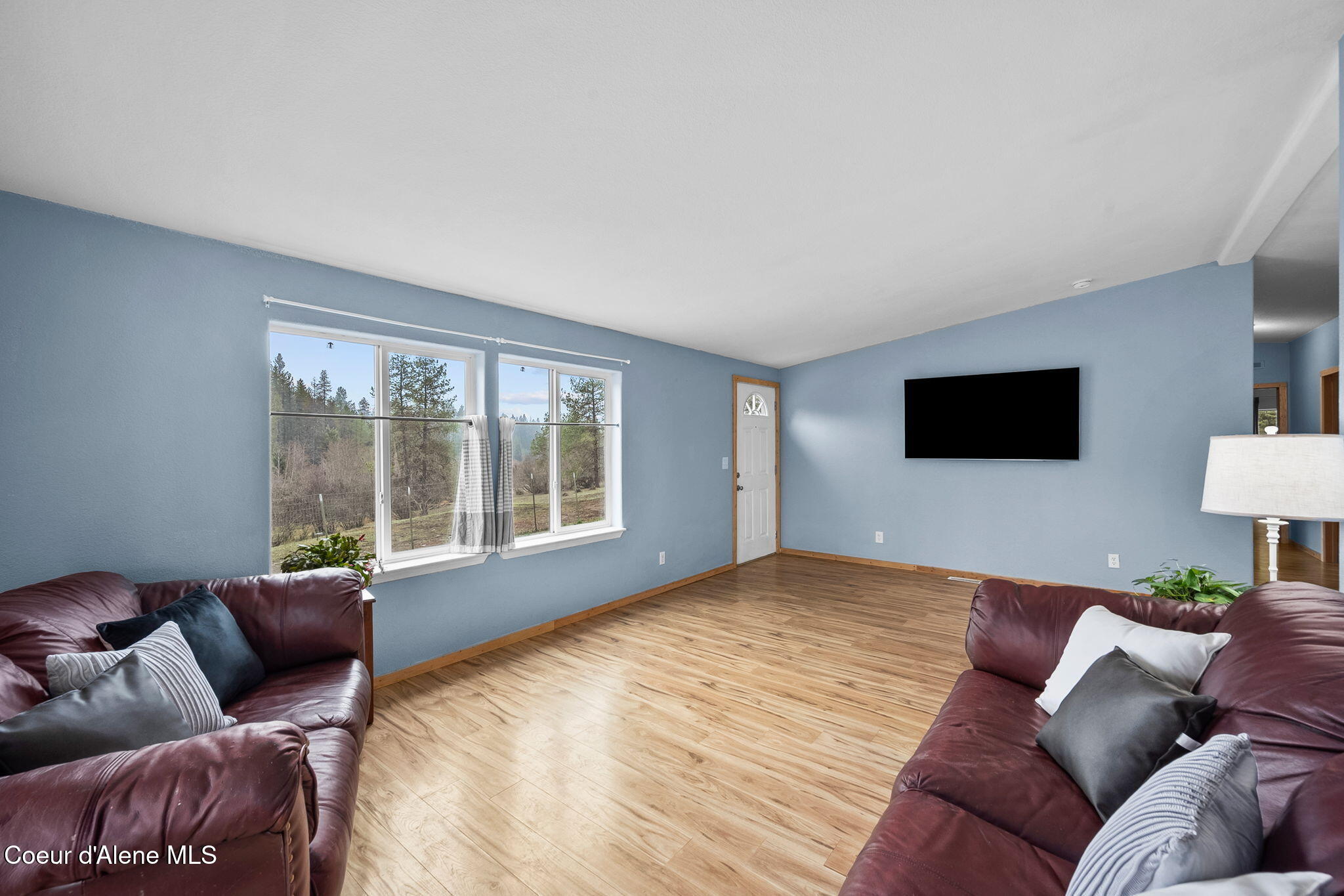 319 Crystal Creek Road Fernwood, ID 83830 - Photo 4 of 42 Living Room
