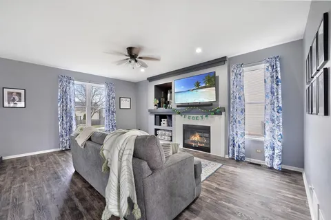 $550,000 | 2322 Pagosa Springs Drive, Aurora, IL 60503