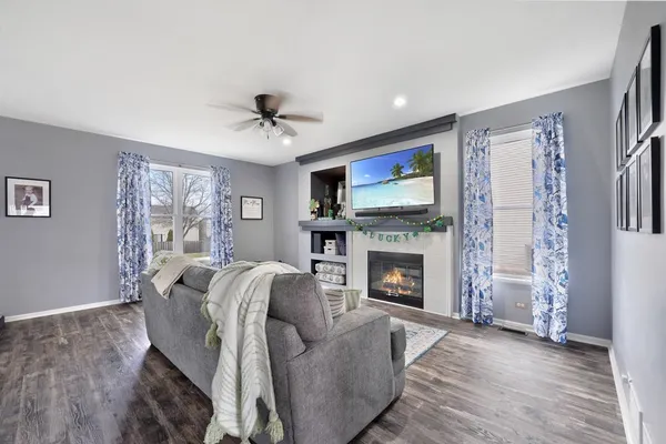 $499,999 | 2322 Pagosa Springs Drive, Aurora, IL 60503