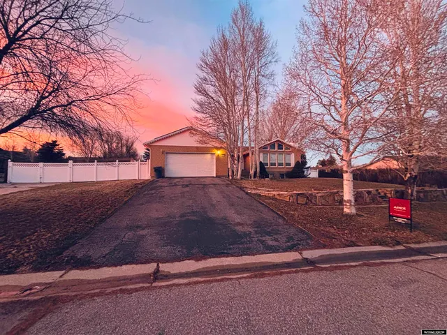 $564,900 | 104 Evans Lane, Evanston, WY 82930