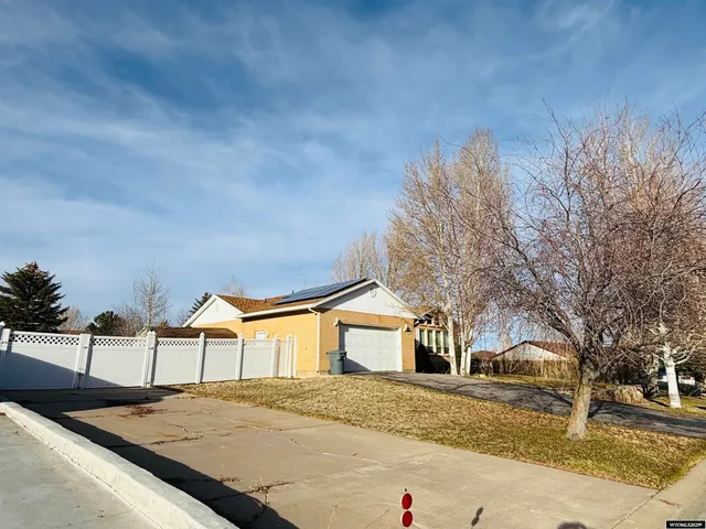 $564,900 | 104 Evans Lane, Evanston, WY 82930