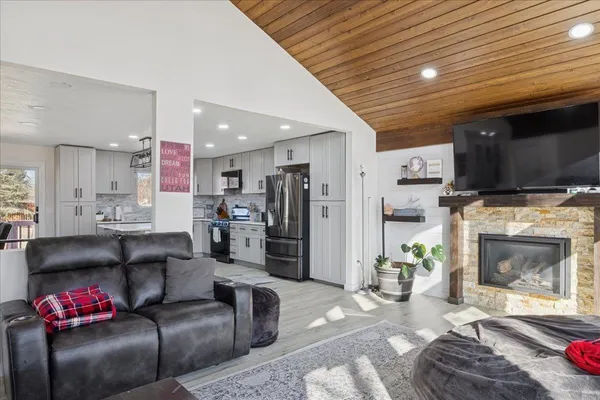 $564,900 | 104 Evans Lane, Evanston, WY 82930