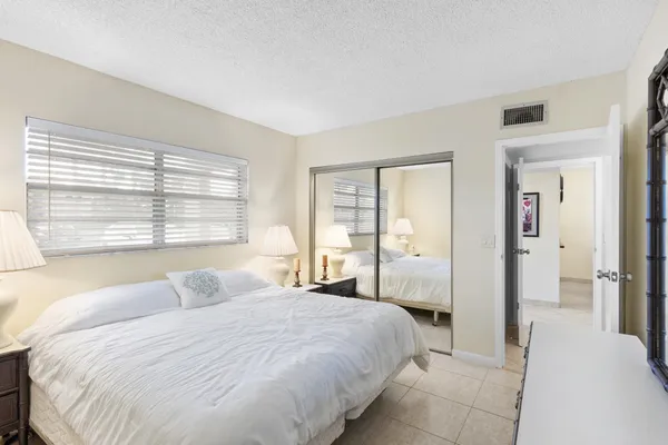 $2,500 | 3 Abbey Lane, Unit 102, Delray Beach, FL 33446