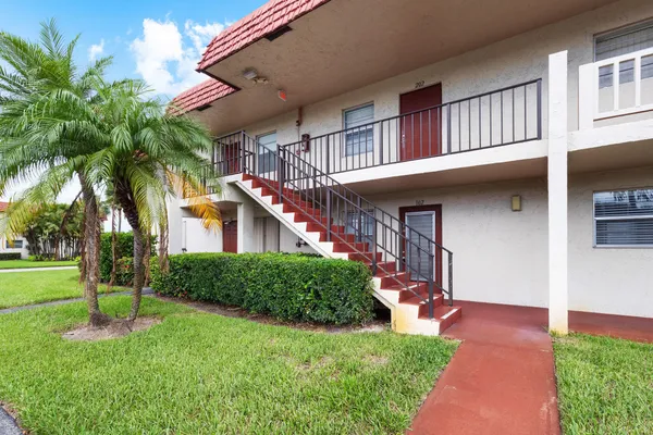 $2,500 | 3 Abbey Lane, Unit 102, Delray Beach, FL 33446