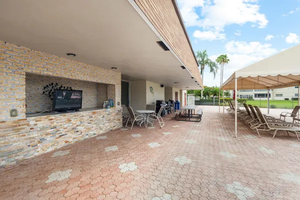 $2,500 | 3 Abbey Lane, Unit 102, Delray Beach, FL 33446