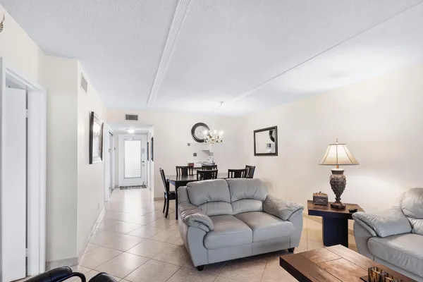 $2,500 | 3 Abbey Lane, Unit 102, Delray Beach, FL 33446