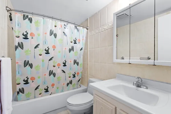 $2,500 | 3 Abbey Lane, Unit 102, Delray Beach, FL 33446