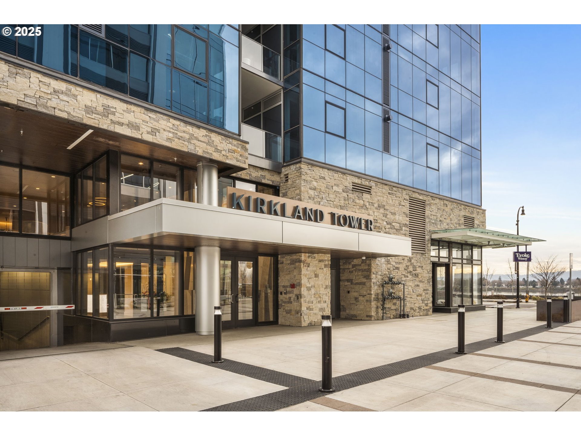 590 Waterfront Way, Unit 500 Vancouver, WA 98660 - Photo 2 of 40