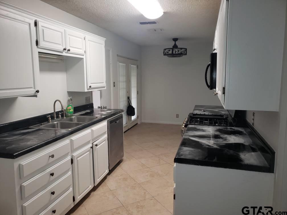 6027 Whispering Lane Tyler, TX 75707 - Photo 4 of 29