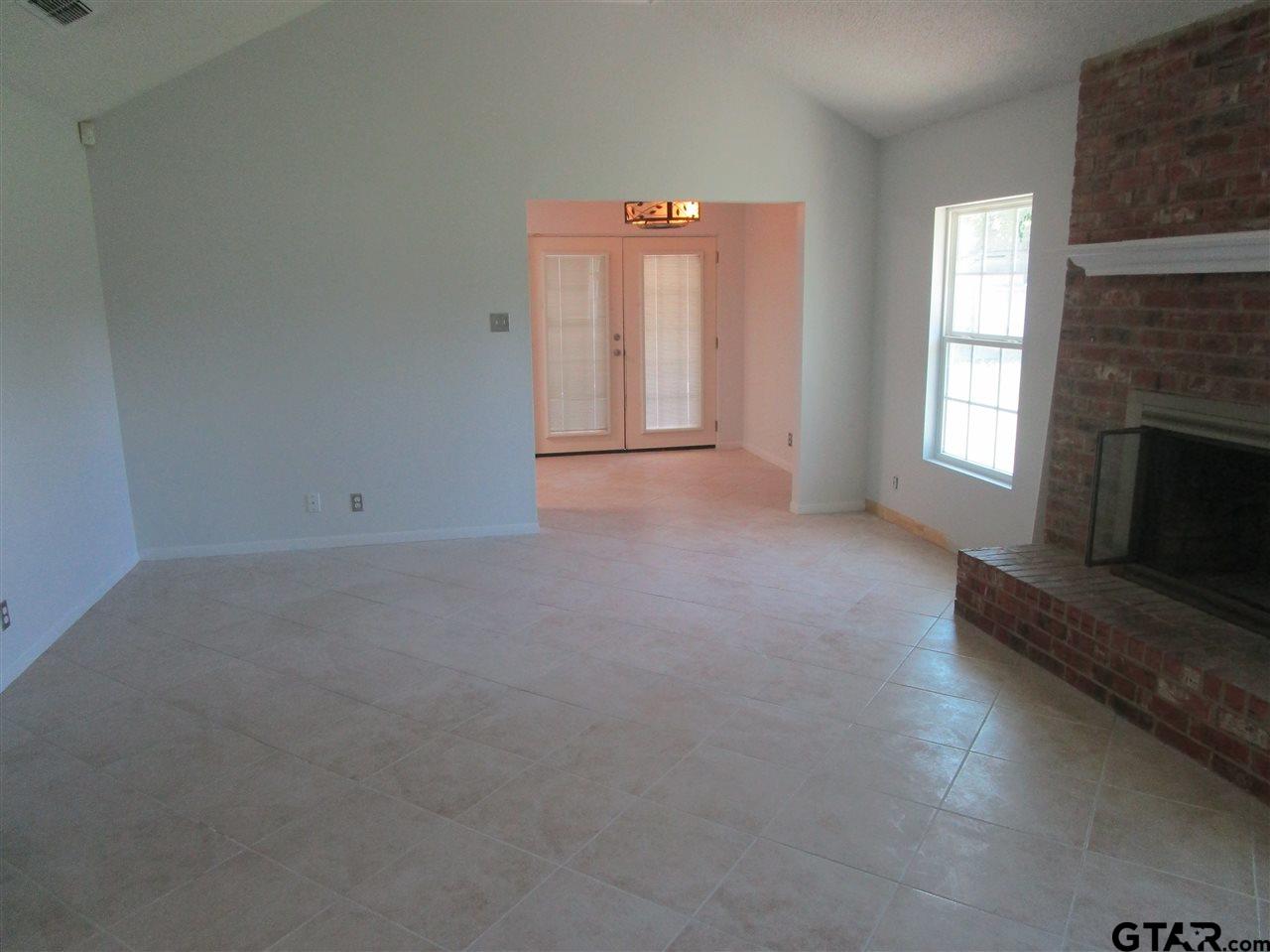 6027 Whispering Lane Tyler, TX 75707 - Photo 7 of 29