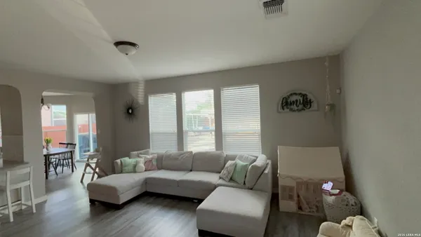 $1,900 | 108 Gatewood Cliff, Cibolo, TX 78108