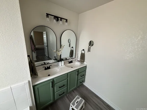$1,900 | 108 Gatewood Cliff, Cibolo, TX 78108