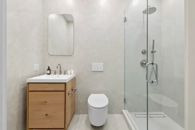 $850,000 | 184 Hawthorne Street, Unit 3A | Prospect Lefferts Gardens