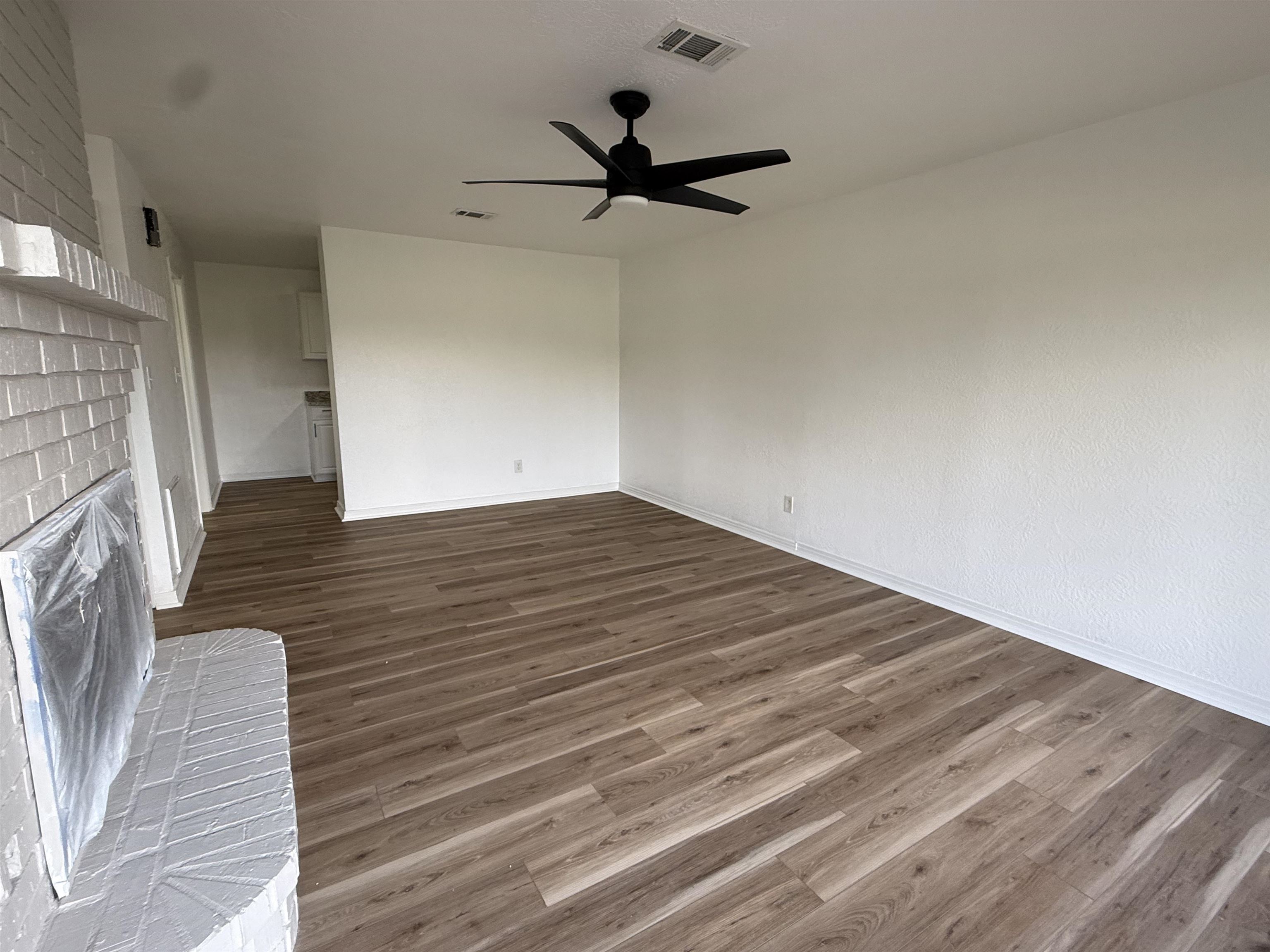 245 West Ave P Silsbee, TX 77656 - Photo 6 of 37