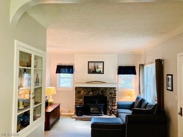 9825 Thwing Road Chardon, OH 44024 - Photo 10 of 34 Living room