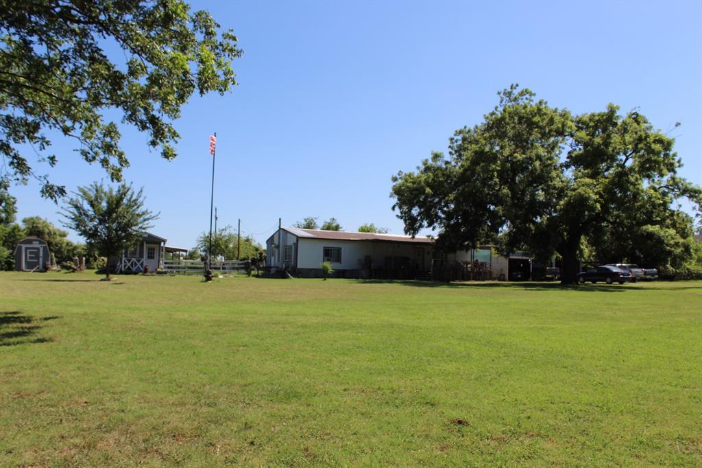 118 Rommel Court Springtown, TX 76082 - Photo 2 of 17 Front Yard