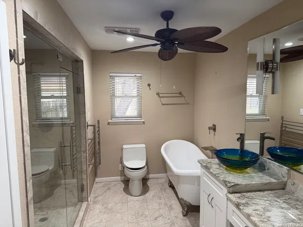 $2,200 | 129 Oak Grove Drive, Boerne, TX 78006