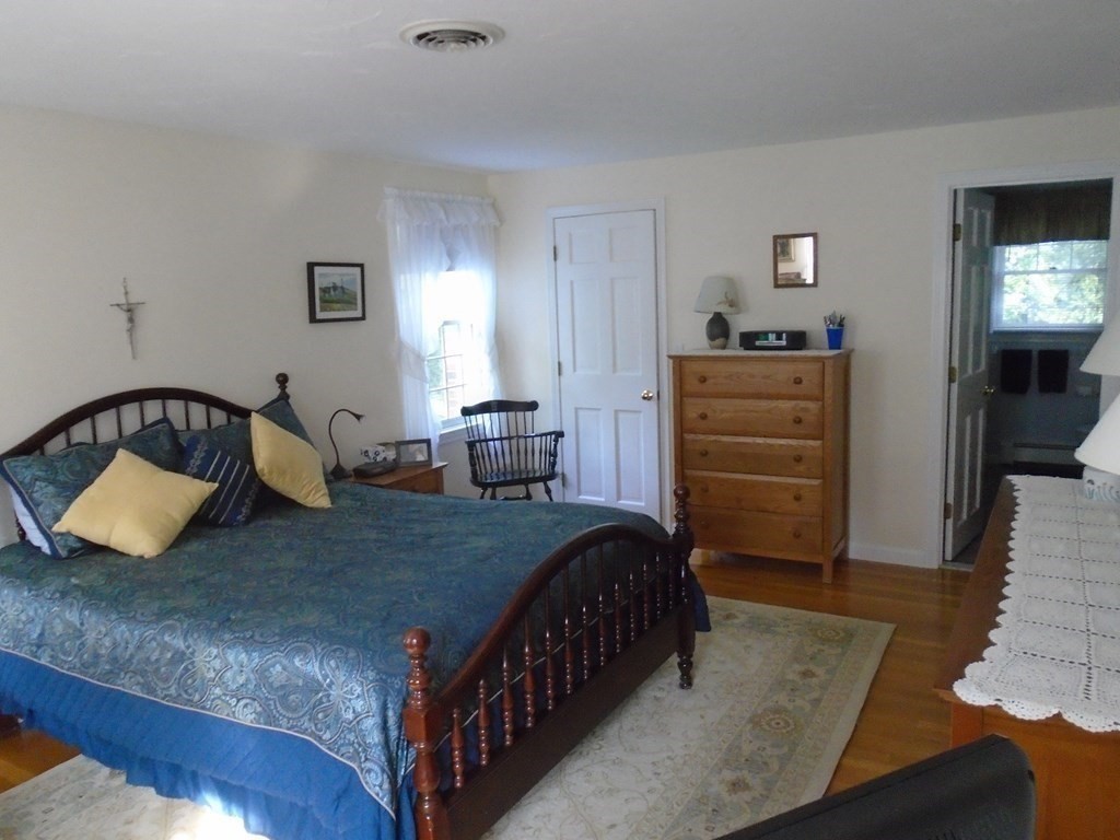 21 Windsor Road Walpole, MA 02032 - Photo 19 of 37 Gallery Image 19