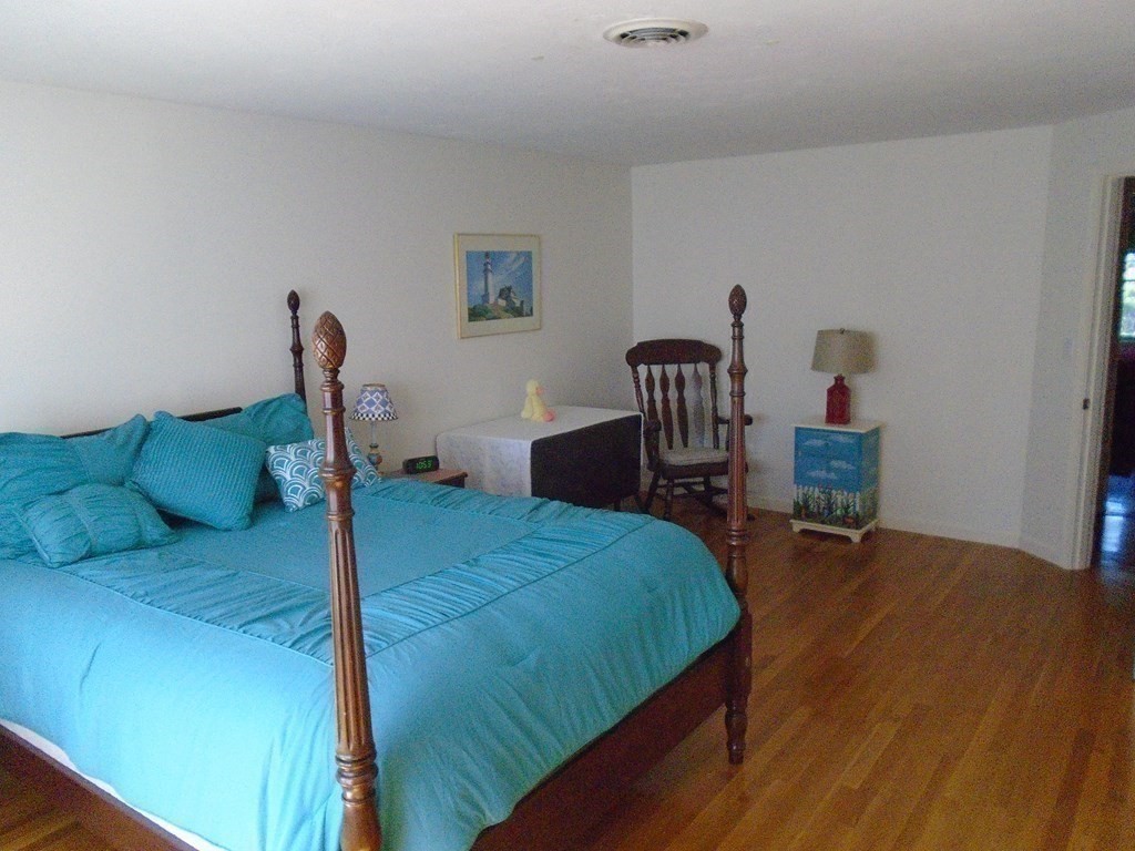 21 Windsor Road Walpole, MA 02032 - Photo 25 of 37 Gallery Image 25