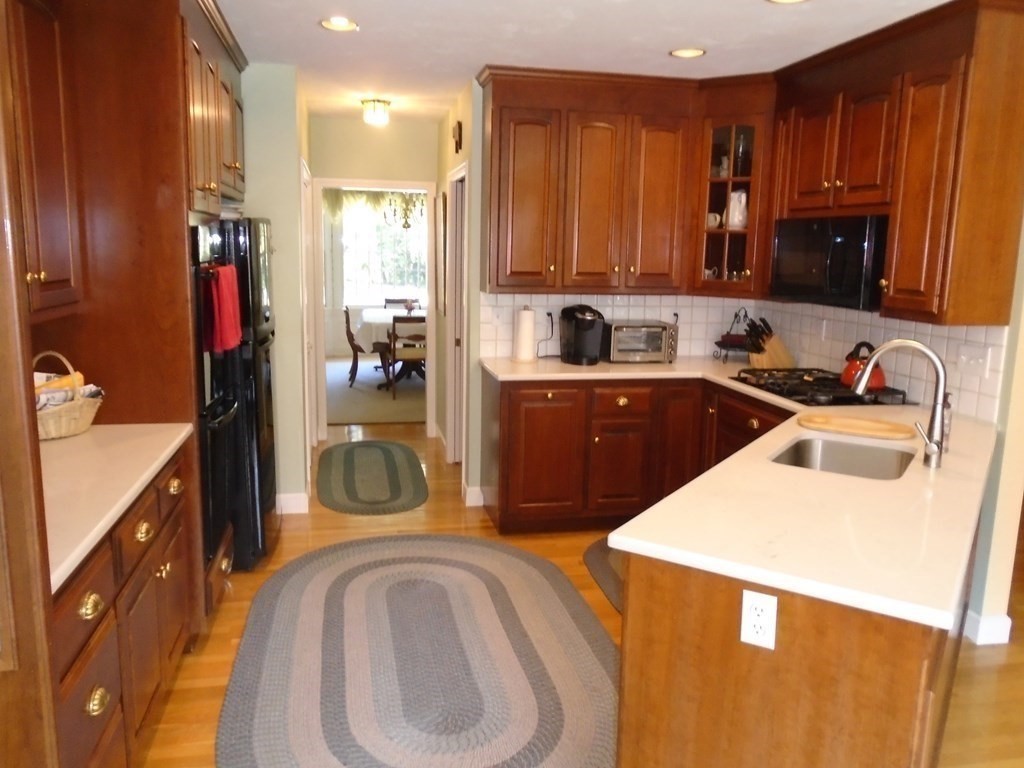 21 Windsor Road Walpole, MA 02032 - Photo 7 of 37 Gallery Image 7