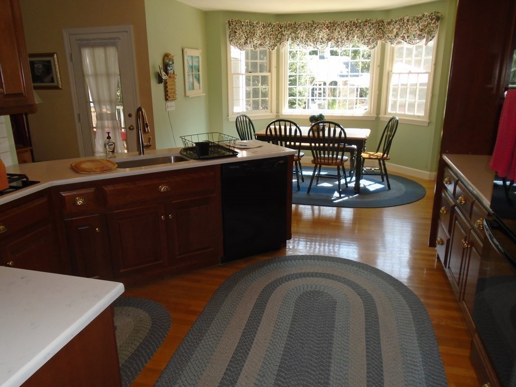 21 Windsor Road Walpole, MA 02032 - Photo 8 of 37 Gallery Image 8
