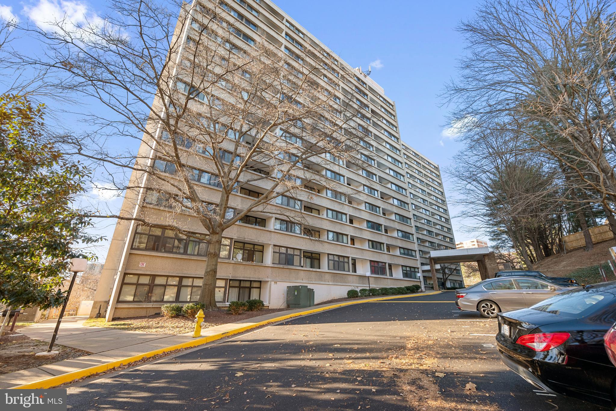 5911 Edsall Road, Unit 805 Alexandria, VA 22304 - Photo 34 of 37 a front view of a building