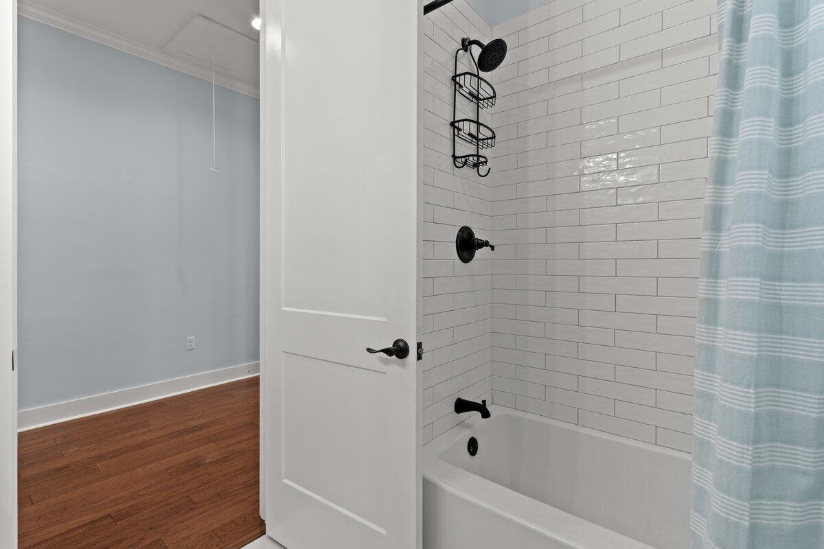 1812 Gordon Road Summerton, SC 29148 - Photo 20 of 37 Guest Bath Tub with shower