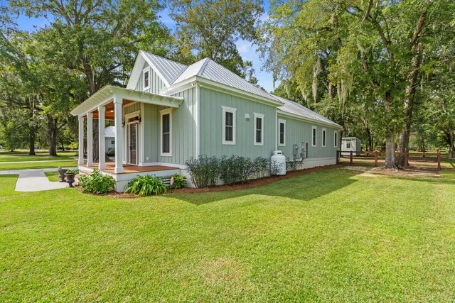 $395,900 | 1812 Gordon Road, Summerton, SC 29148