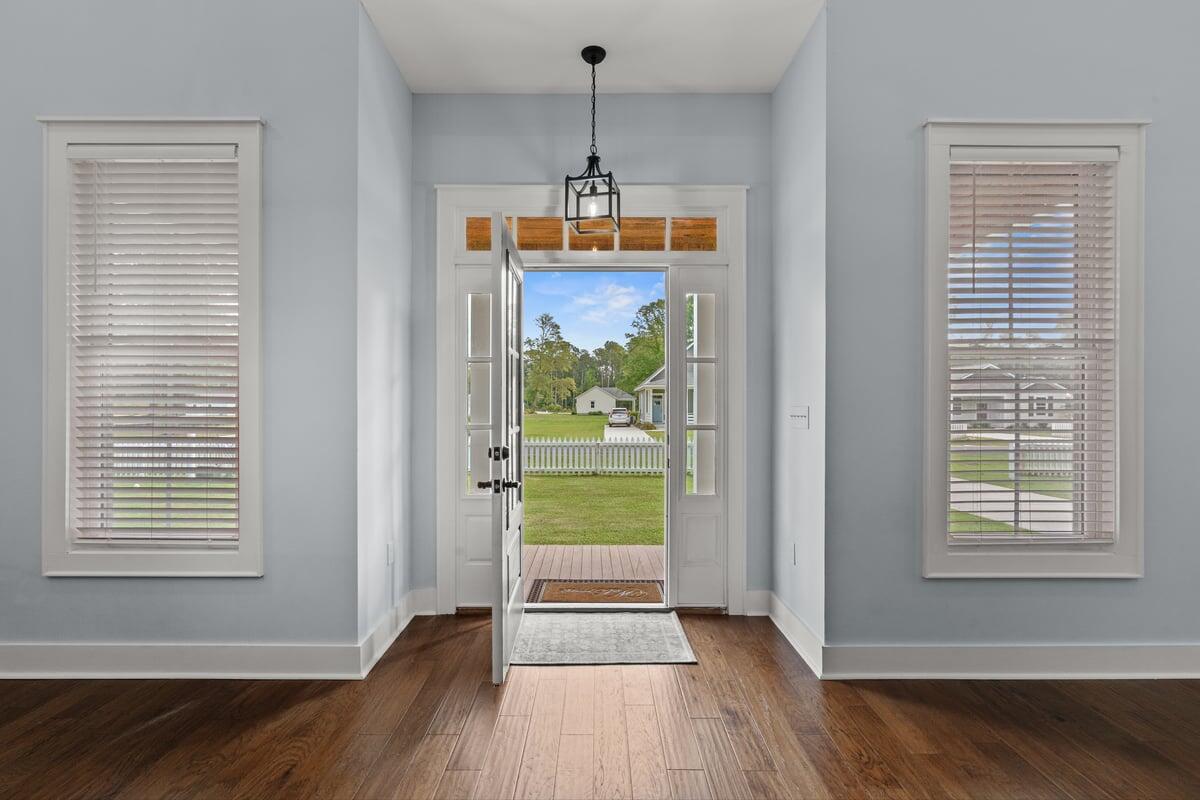 1812 Gordon Road Summerton, SC 29148 - Photo 7 of 37 Foyer