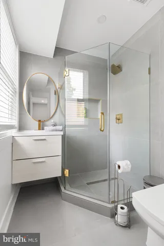 $5,000 | 2918 17th Street South, Arlington, VA 22204