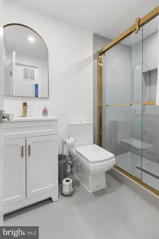 $5,000 | 2918 17th Street South, Arlington, VA 22204