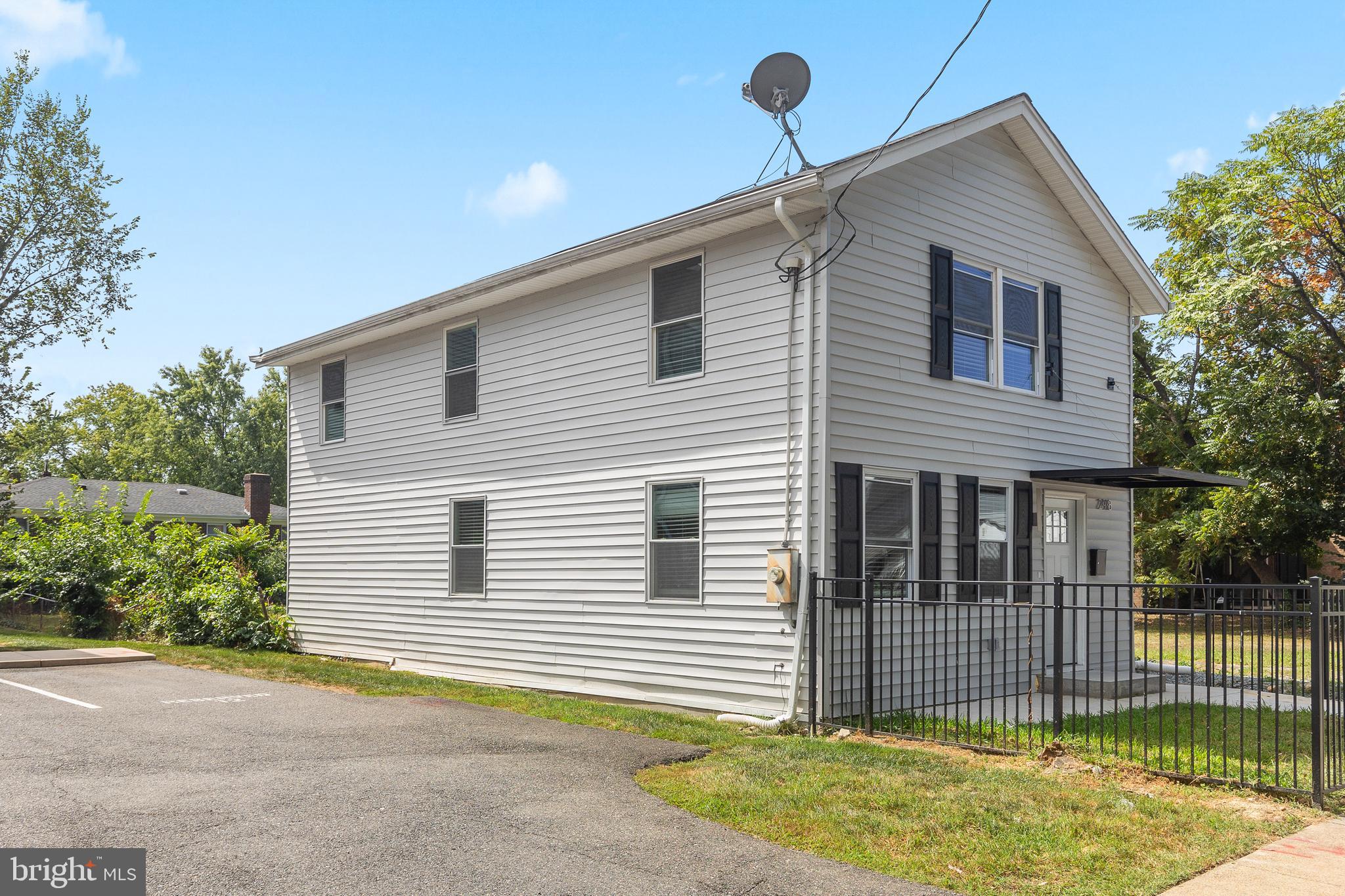 2918 17th Street South Arlington, VA 22204 - Photo 3 of 30 a view of a house with a backyard