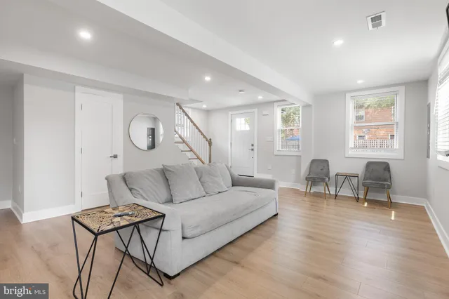 $5,000 | 2918 17th Street South, Arlington, VA 22204