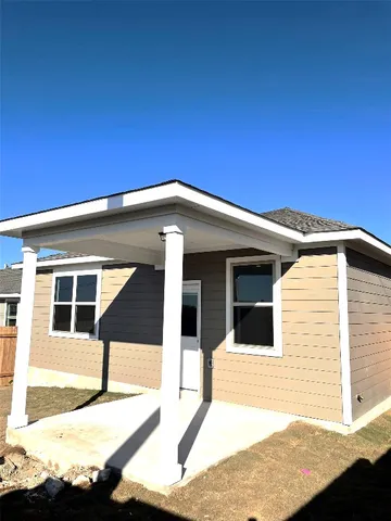 $1,800 | 121 Old Stagecoach Road, Jarrell, TX 76537