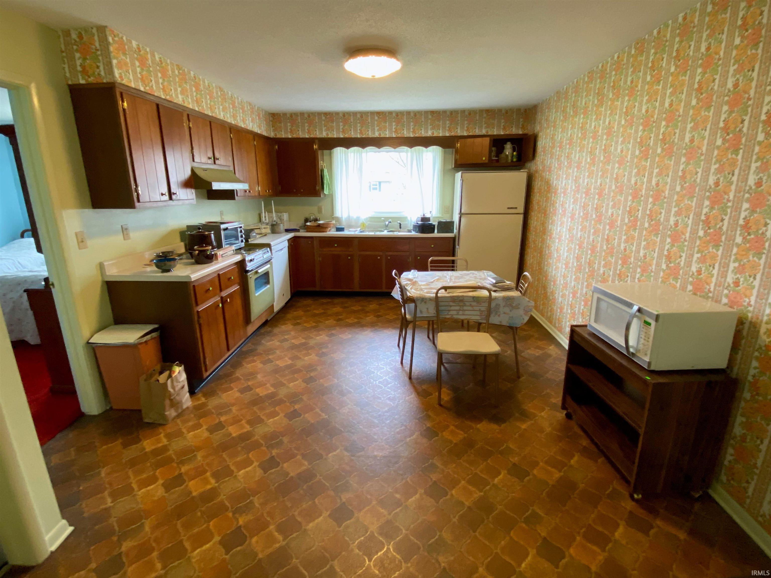 1315 Rochester Boulevard Rochester, IN 46975 - Photo 10 of 14