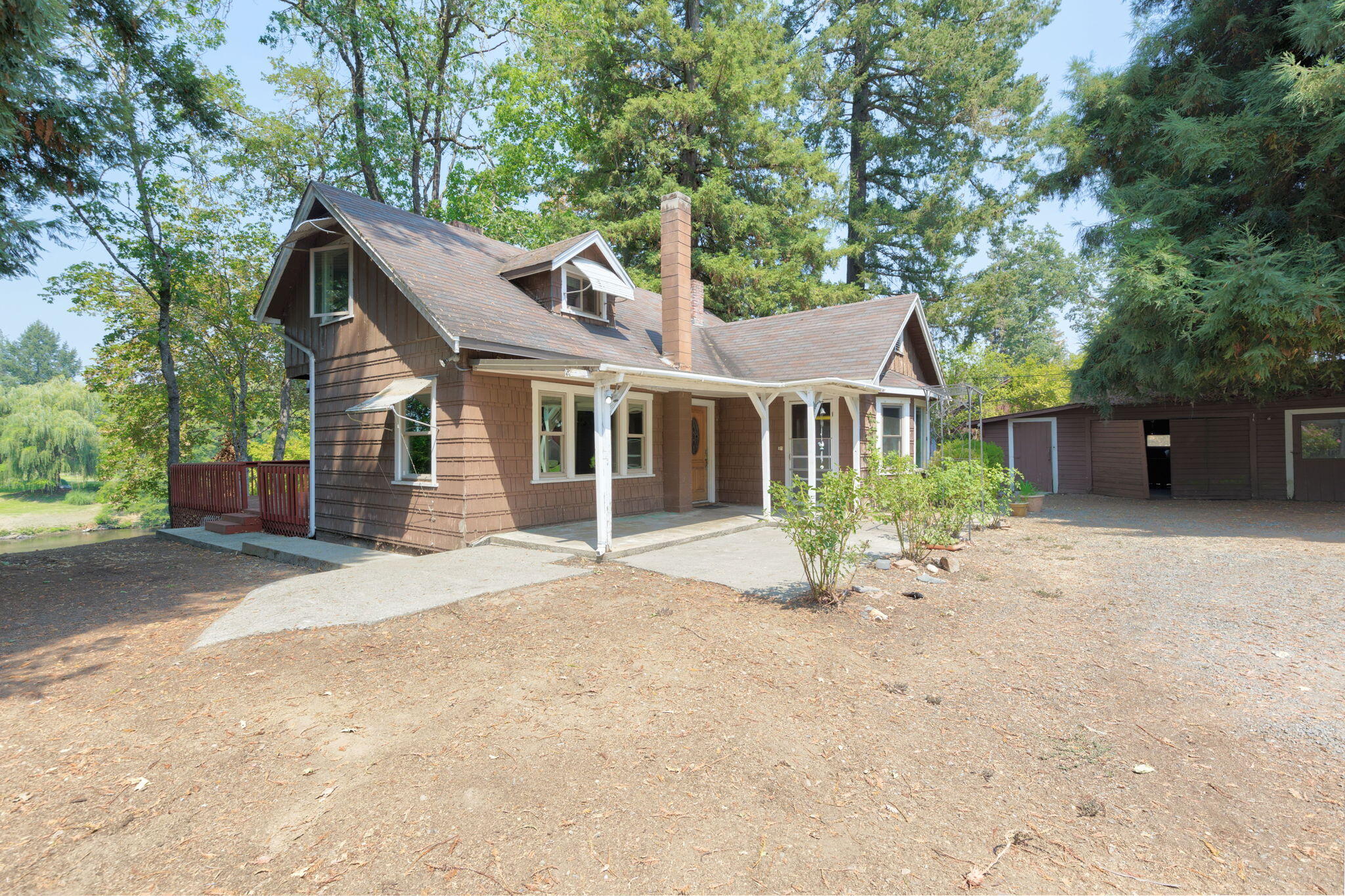 4152 Leonard Road Grants Pass, OR 97527 - Photo 3 of 62 3
