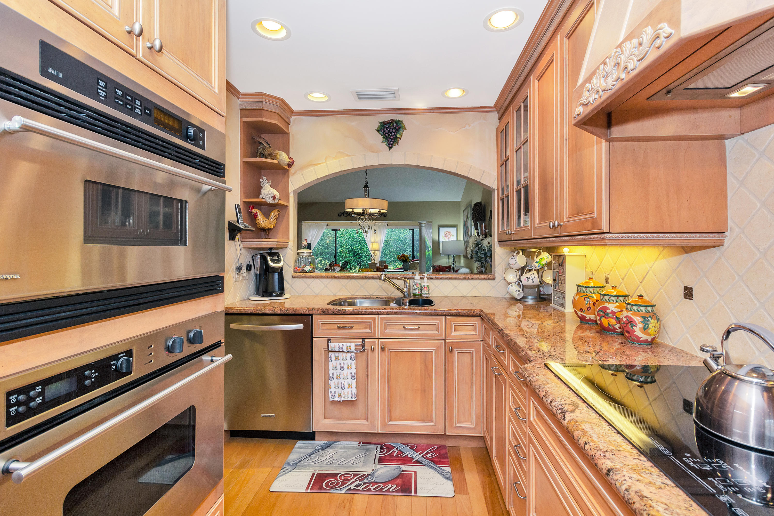 6937 Escobar Court Boca Raton, FL 33433 - Photo 4 of 22 Kitchen