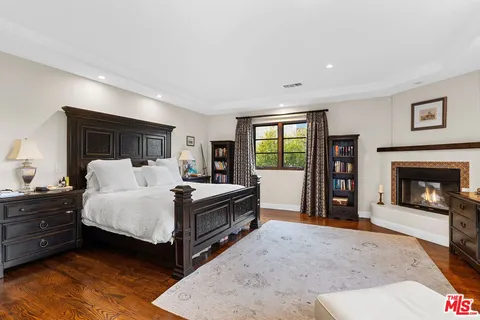 $4,395,000 | 3522 South Barrington Avenue, Los Angeles, CA 90066