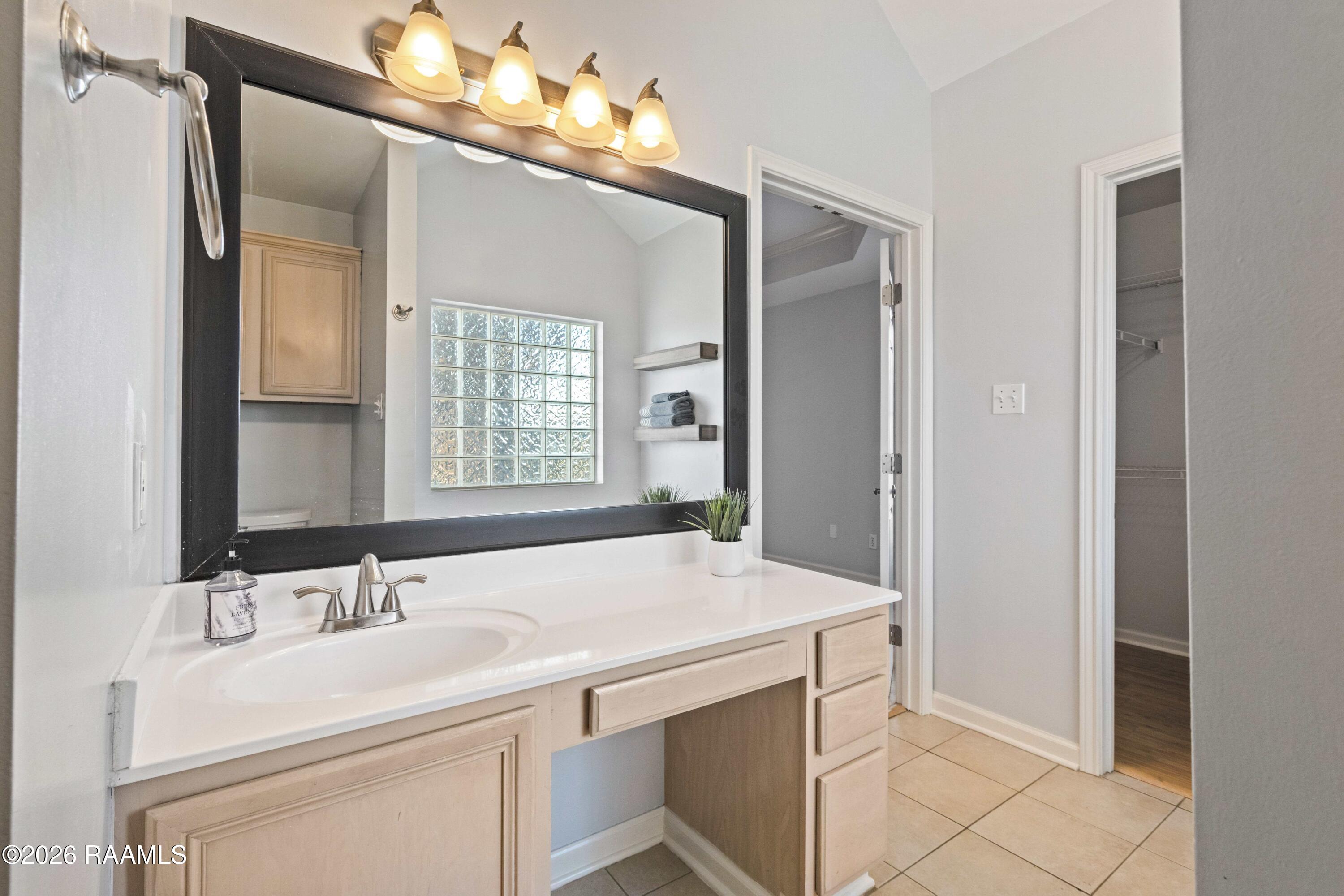 102 Pear Tree Circle Broussard, LA 70518 - Photo 17 of 28 Vanity